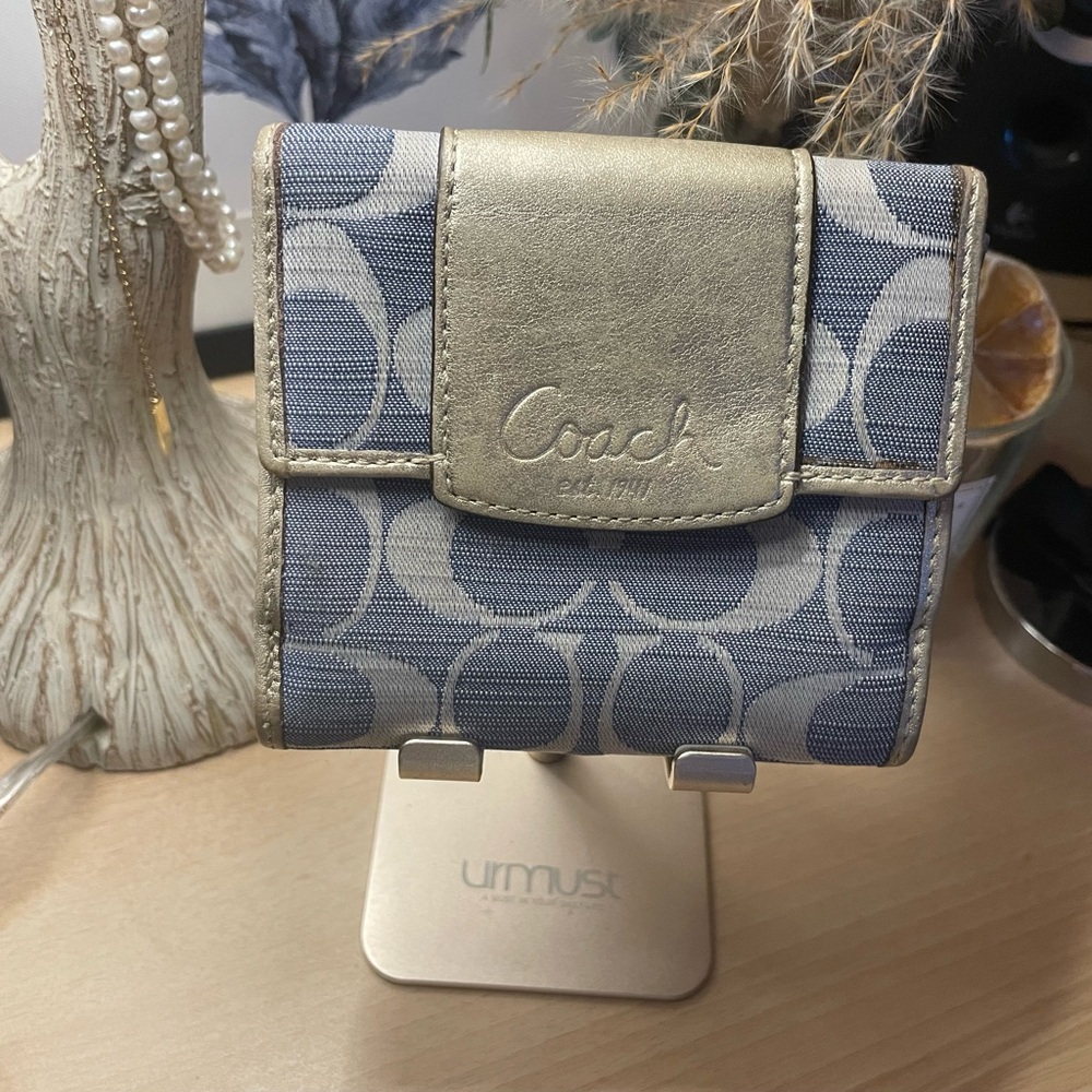 🏷️Coach Blue and Gold Wallet